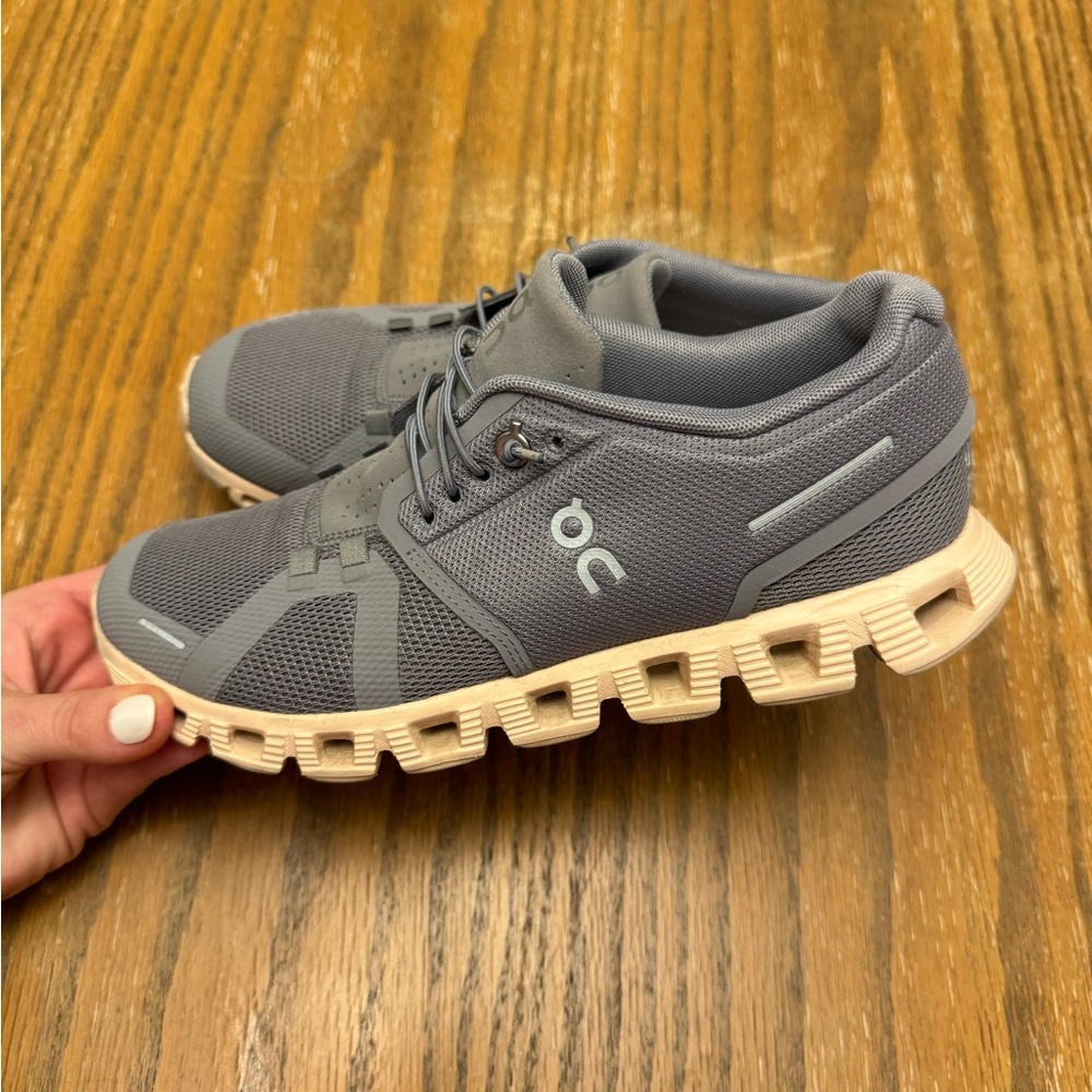 On Running Womens Swiss engineering Size 7.5